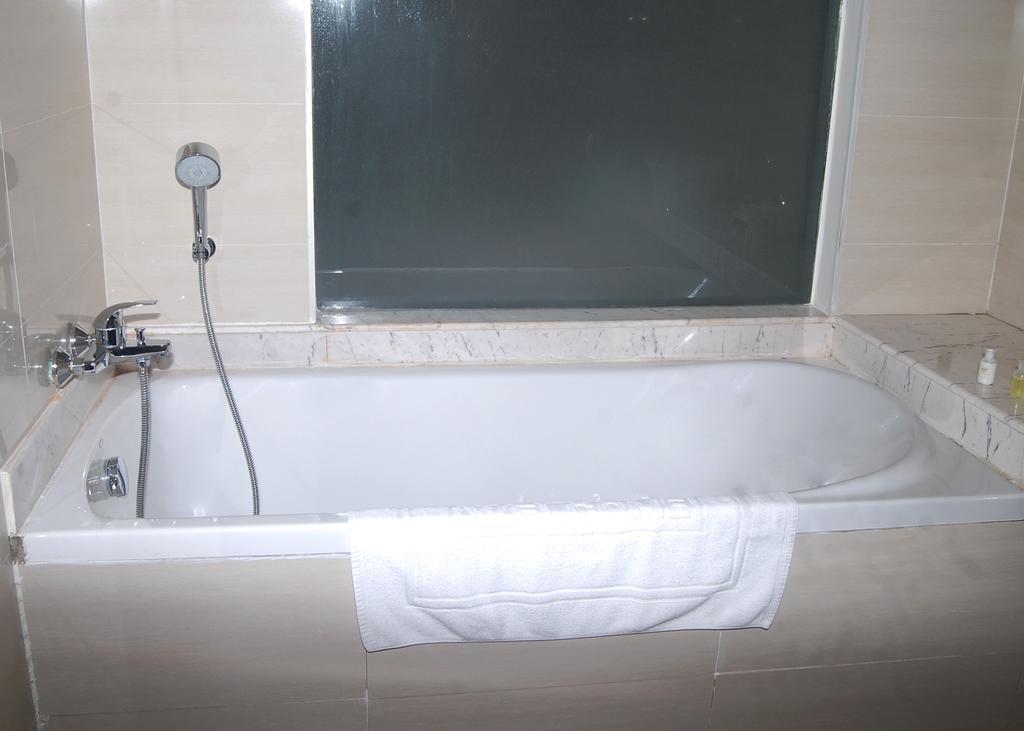 Man Myanmar Hotel Naypyidaw Rom bilde